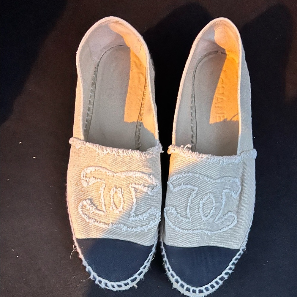 Channel flats size 6 $ 225